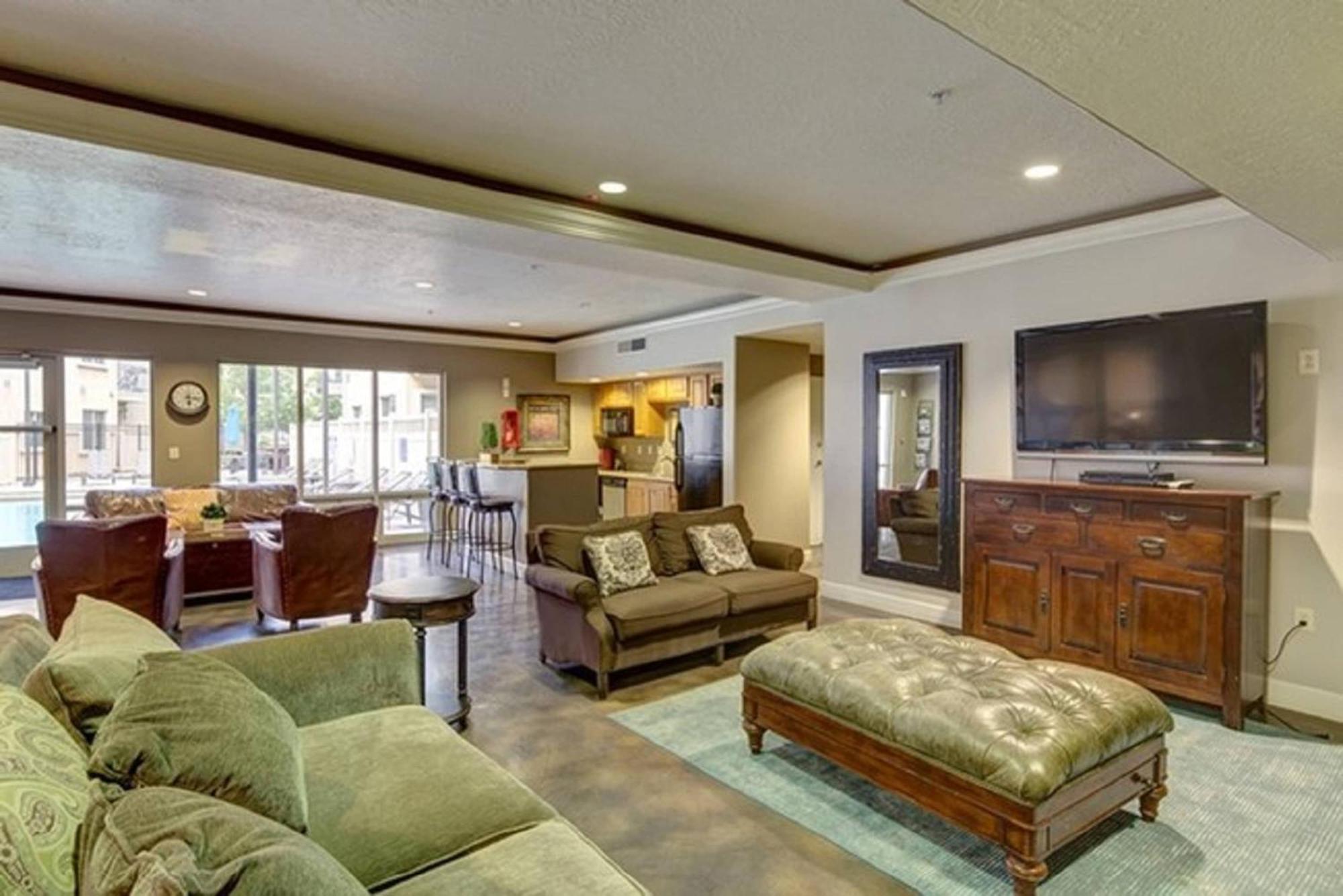 1-Bedroom Condo In The Heart Of The City ソルトレイクシティ エクステリア 写真